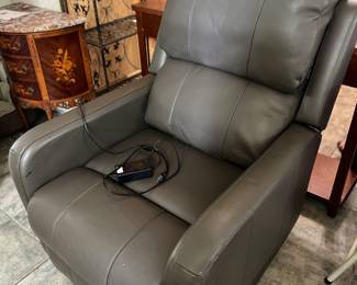 Stafford Power Recliner 32"Wx 37 5"D× 39"H