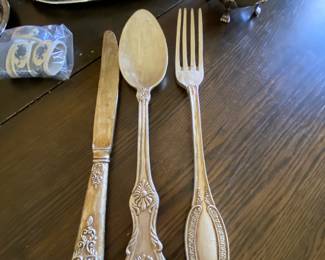 Decorative flatware