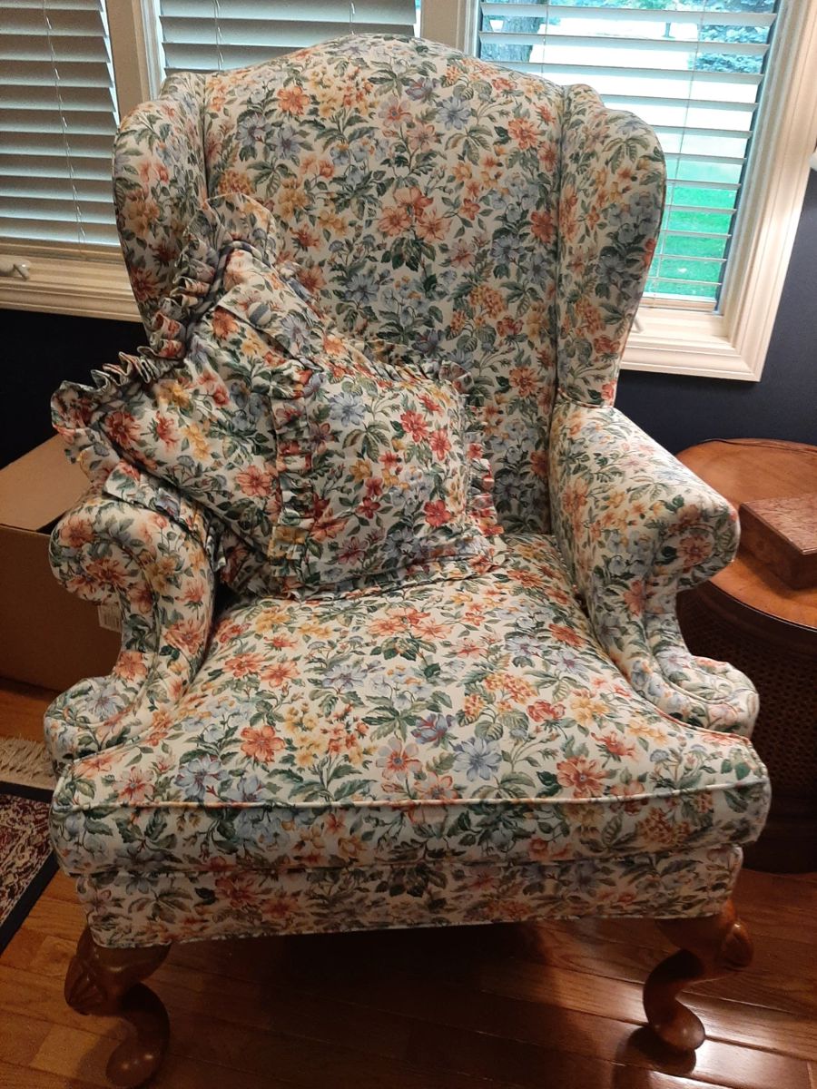 Henredon-in perfect condition.  There are 2 of them