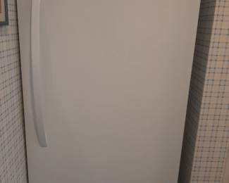 Stand up Kenmore Freezer in excellent shape