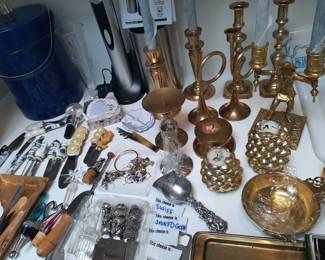 If you enjoy entertaining, there is no end to what can ad to your entertaining at this sale.  