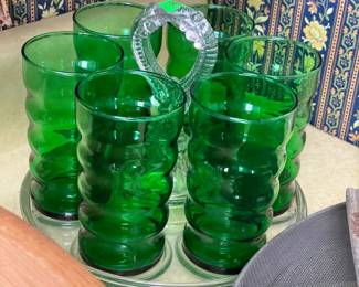 Great glass set complete $30