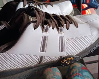 Golf shoes 