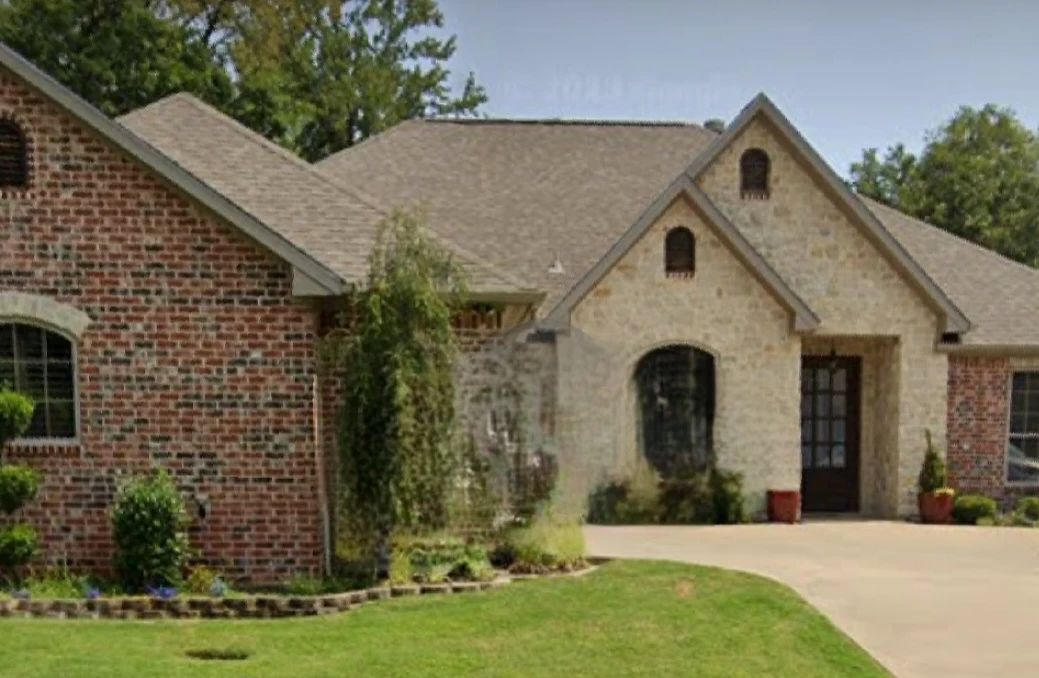 909 Holly Hill Ln. 
Mt pleasant tx