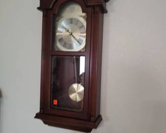 Wall pendulum clock