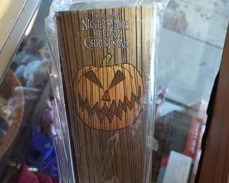 More Disney pins (there are over 50! Different Sets)