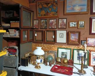 Lamps/books/full sets of encyclopedias