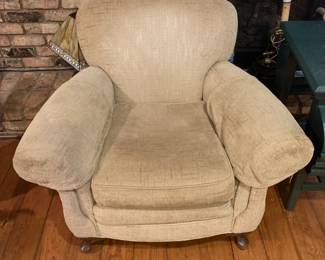 #8	Cream (as is chair) w/Wood Legs	 $35.00 			
