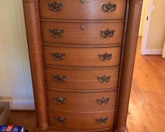 #106	Wood Chest of 6 Drawers  - 39x20x58	 $125.00 			
