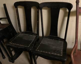 #117	Set of 5 Black Painted  Wood Chairs w/leather Seat w/nailhead Trim	 $100.00 			
