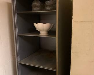 #120	Metal Shelf w/4 shelves 16x20x32	 $20.00 			
#121	Metal Shelf w/4 shelves 16x20x32	 $20.00 			
