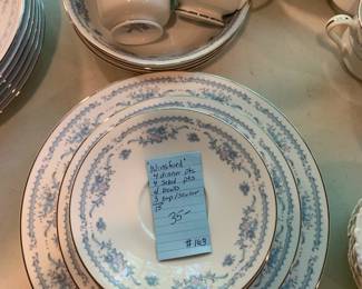 #163	Ekco International "Winsford" 15 pc	 $35.00 			
