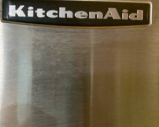 #185	KitichenAid freezer on bottom refrigerator 22 Cu	 $200.00 			
