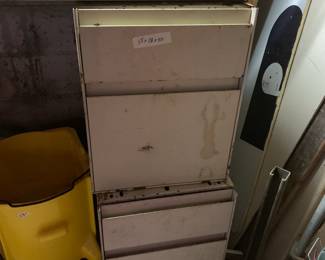 #191	2 Metal Cabinets 15x28x40	 $100.00 			

