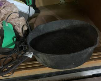 #192	Cast Iron Fryer #18  10x3	 $20.00 			
