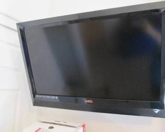 Vizio TV, 32"
