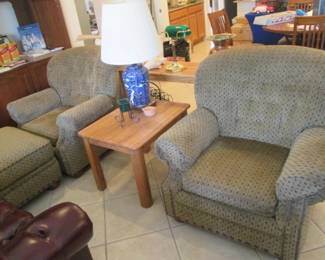 Bassett Pair of Lounge Chairs & Ottoman