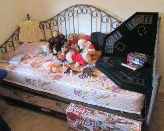 Trundle Day Bed, 2-Mattresses & Decorative Metal Frame