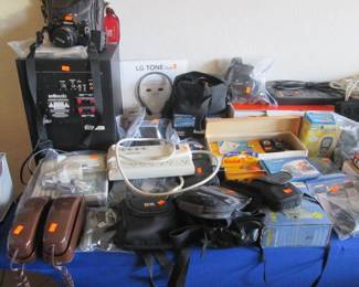 Small Electronics + Subwoofer & 4-Speakers