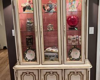 More pretty decorative items.