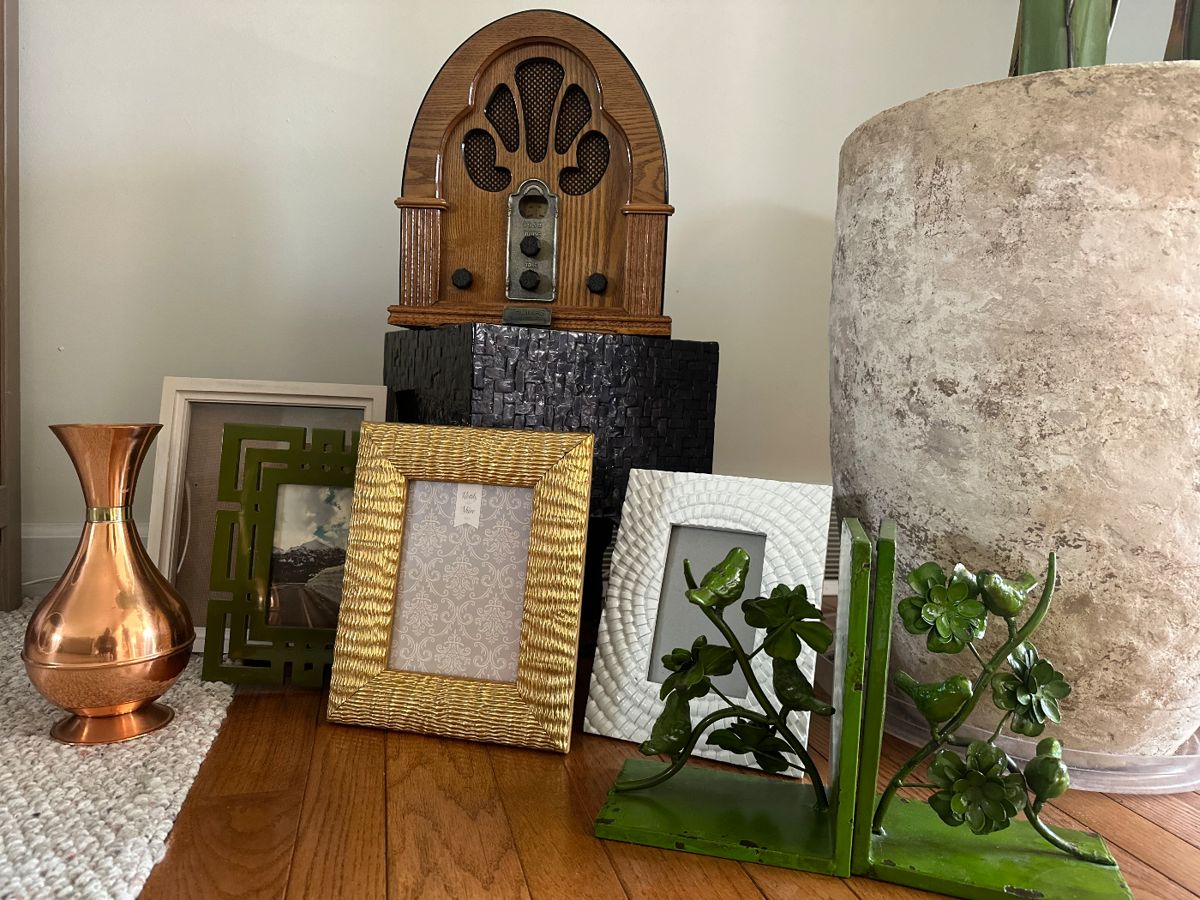 Modern home MOVING SALE furniture, decor,... starts on 10/5/2023