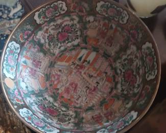 Rose medallion 14 inch bowl