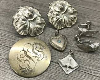 925 Sterling Silver Vintage Mixed Jewelry Lot With Eaarrings Brooch Pendant 19.00 Grams $60 for all or $25 per set