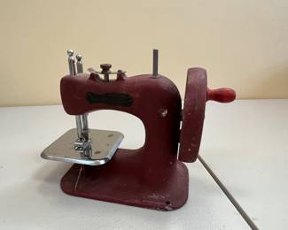 Vintage Stitch Mistress miniature sewing machine
