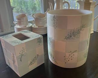 Bathroom ceramic basket and tissue set