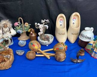 Around The World Decor And Collectibles 