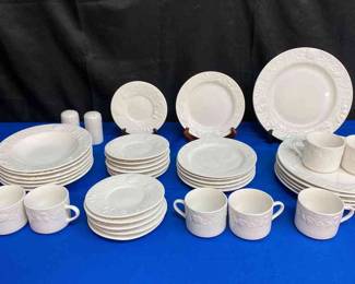 Collins Co. Dishes Plates, Cups, And Mugs 