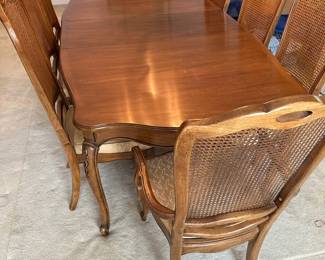 Dining Room Table And Chairs 