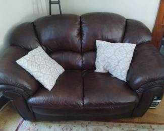 Leather loveseat, ~5.5'W x 3'D X 3.25'H

$300.00