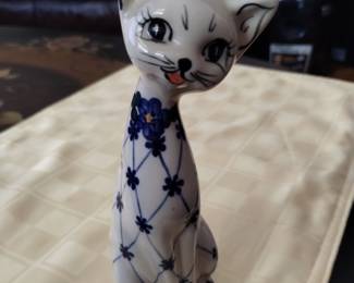Polish Pottery cat figurine, 7.5"