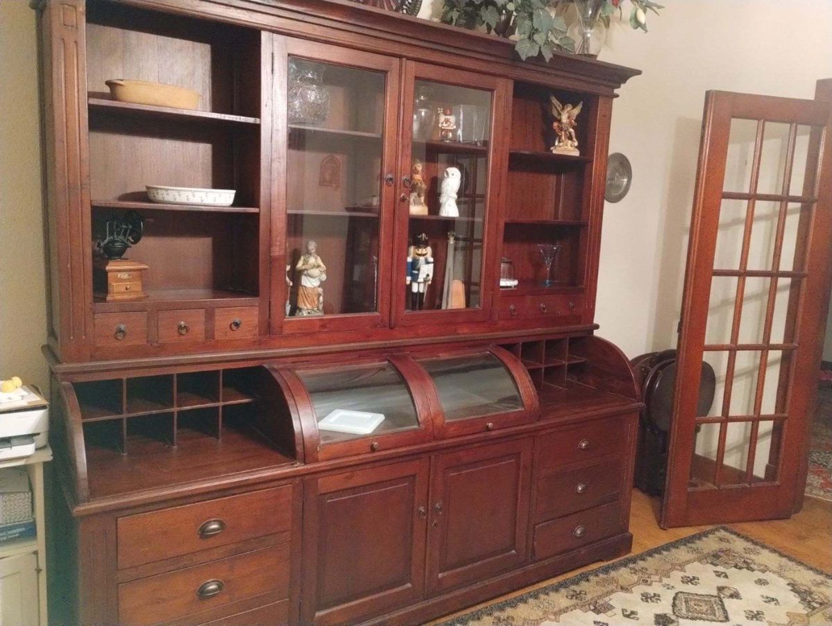 China Cabinet, 2 piece, top: 45"H x 96"W x 15"D
Bottom: 40"H x 90"W x 25"D

$3,800.00