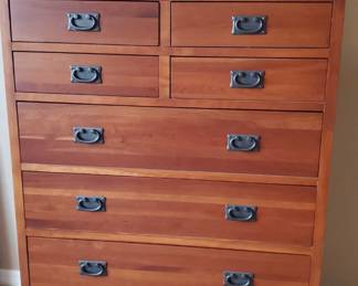 019 8 Drawer Dresser