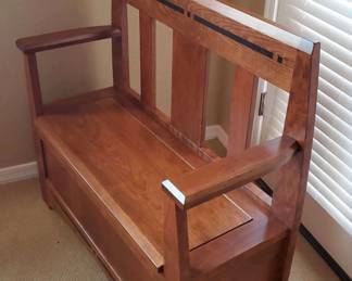 020 Wood Bench Chest