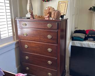 5 Drawer Dresser by Simmons/Huntley Furniture