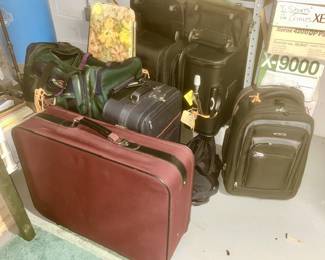 Many suitcases and duffle bags in very good condition (SOME SOLD