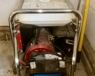 Honda EMS 4500 Generator, end view