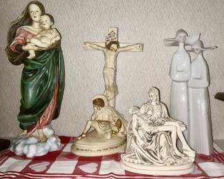 Religious figurines, Lladro nun figurine 