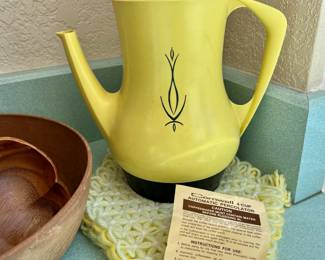 Vintage MCM Yellow Cornwell 4-cup Automatic Percolator 