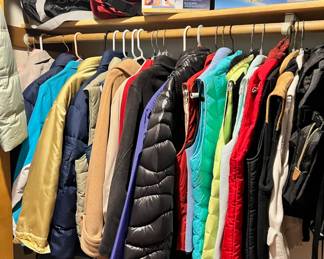 Women's Jackets & Vests 