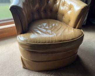 Barrel back leather/vinyl chair