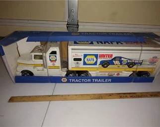 Lot 120   0 Bid(s)
Napa #16 Tractor Trailer