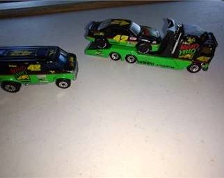 Lot 151   0 Bid(s)
Car Hauler # 42 w/car and van