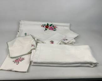  Linen Tablecloths and Napkins