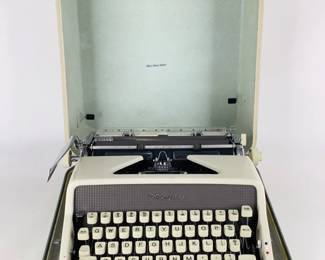 Olympic DeLuxe VIntage Typewriter with Case