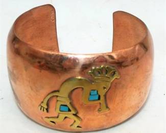 Lot 021   3 Bid(s)
Copper cuff Turquoise bracelet