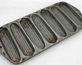 Lot 026   1 Bid(s)
Aluminum Cornbread pan